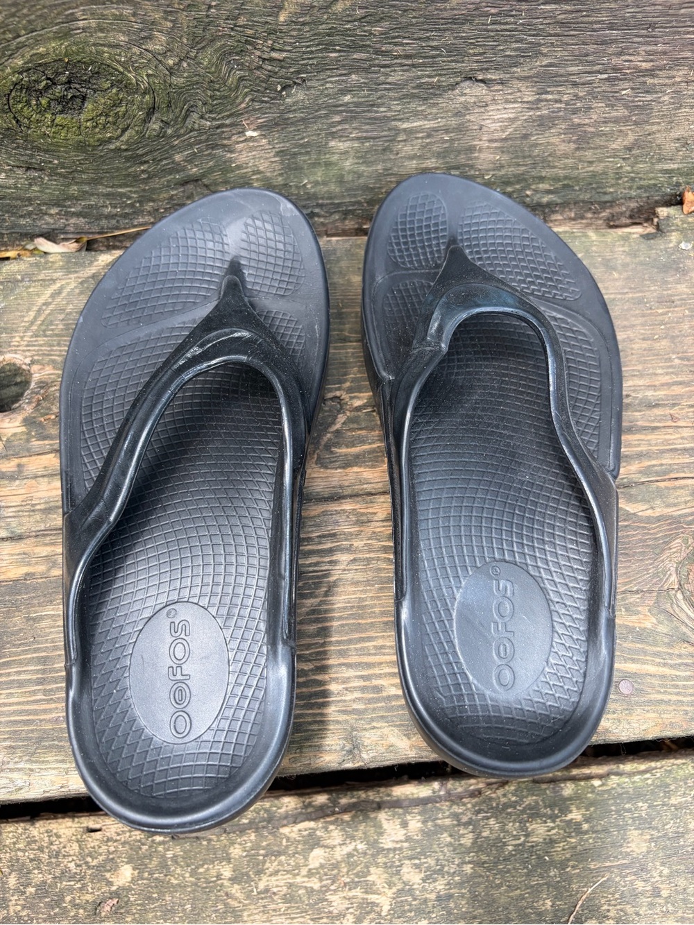 OOFOS Black Comfort Recovery Foam Thong Sandals